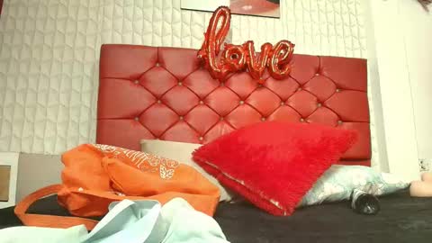 Elizabetth Roman  online show from February 26, 8:12 pm