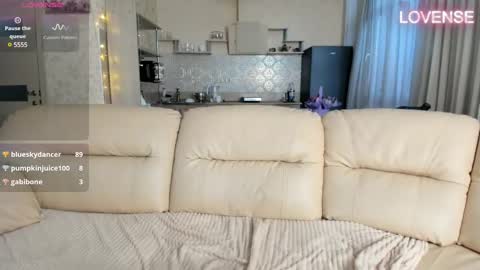 Eliz                               online show from March 7, 3:07 pm