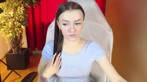 elizzza_ online show from October 8, 5:24 am