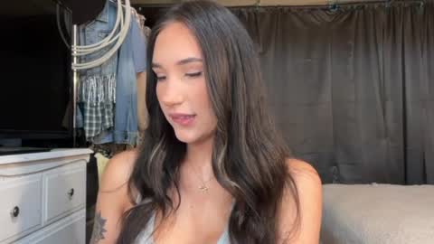 Ella online show from June 26, 1:27 pm