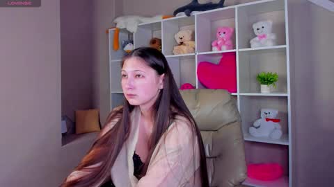 Ella online show from November 12, 9:55 am