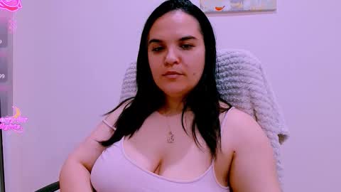 Ella  online show from March 26, 9:31 pm