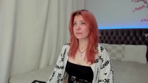 Ella Mayers online show from October 29, 2:30 pm