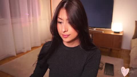 ELLA OWEN online show from February 18, 9:09 pm