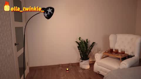 Ella online show from September 27, 7:22 pm