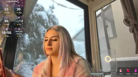 ella_vee online show from February 18, 6:13 am