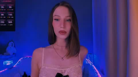 ellaamber online show from June 13, 3:28 am