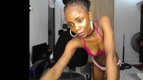 ella online show from February 11, 5:44 am