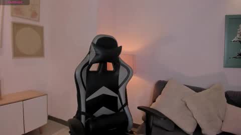 EllaClark online show from November 1, 6:07 pm