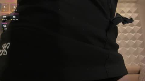 EllaClark online show from October 4, 7:11 pm