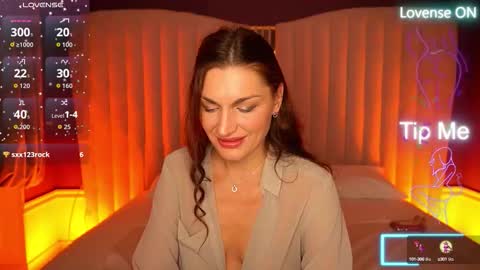 Ella online show from October 14, 9:07 pm