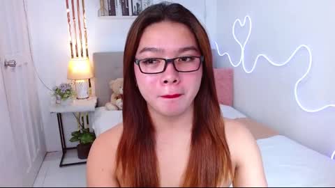Snapshot of ellah_raj chatting on September 22, 2:04 am ELLAH online show from September 22, 2:04 am