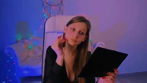 Ella online show from February 20, 12:36 pm