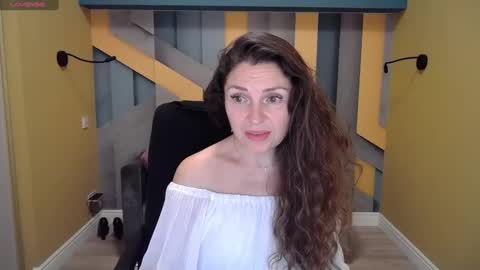 EllaLongs online show from December 22, 3:55 pm