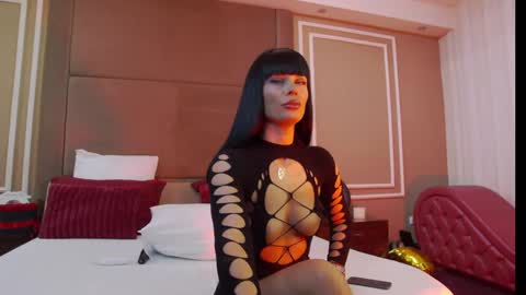 ellalux online show from June 9, 4:01 am