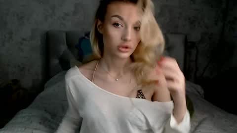 ellamilla online show from June 5, 2:22 pm