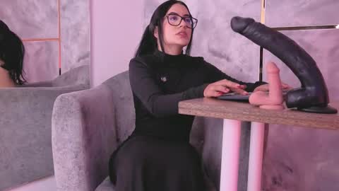  ella  online show from February 21, 11:35 am