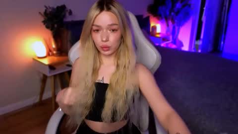 Ella online show from February 26, 5:55 am