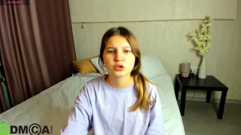 elle_ellise online show from September 30, 12:10 am