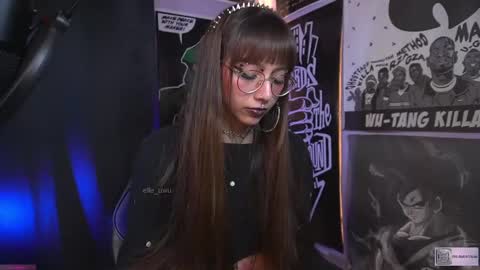 Snapshot of elle_uwu chatting on March 4, 11:43 pm follow me on instagram . online show from March 4, 11:43 pm