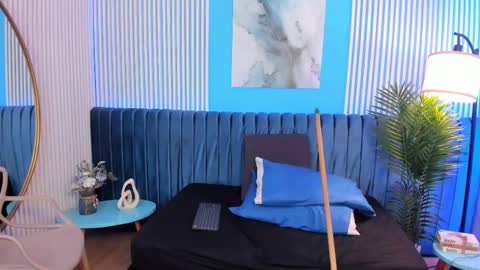 Ellie Taylor online show from March 5, 9:16 am