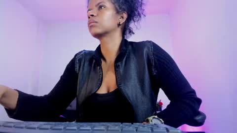  Ellie   online show from October 13, 1:57 pm