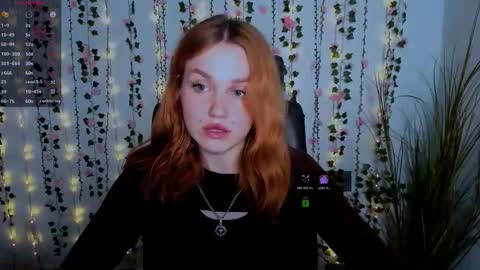 Snapshot of ellie_fire chatting on September 9, 7:36 pm Ellie online show from September 9, 7:36 pm