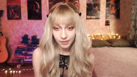 ellie_friendly online show from January 9, 3:26 am