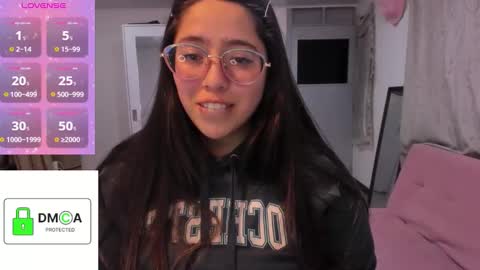 Snapshot of ellie_jones1 chatting on September 16, 2:35 am Ellie online show from September 16, 2:35 am