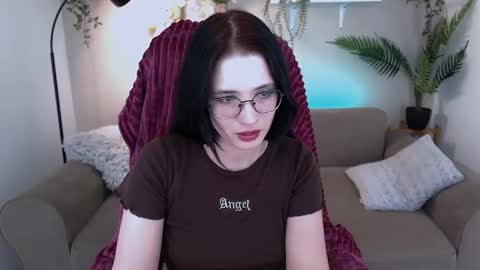 ellie_magic online show from March 4, 4:20 pm
