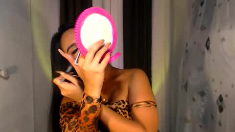 ellie online show from November 8, 8:45 pm