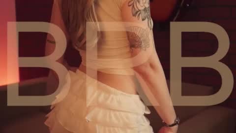 elliecutes online show from October 5, 8:23 am