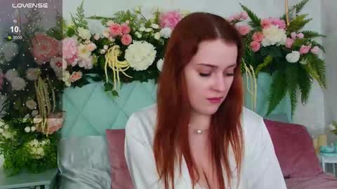 EllieLarson online show from October 6, 6:04 pm