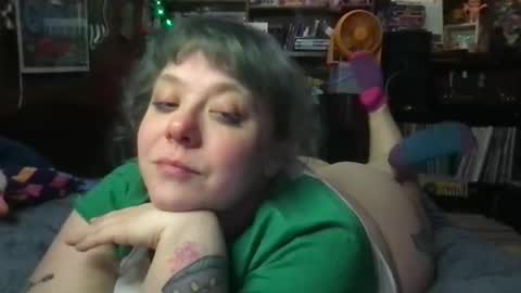 Ellie Louise online show from January 6, 10:47 pm