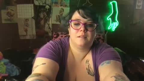 Ellie Louise online show from March 1, 2:48 am