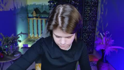 elliemurler online show from October 13, 1:02 pm