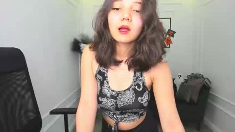 ellievensda online show from October 31, 5:41 am