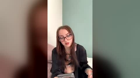 Ellie Whitfield online show from July 4, 6:55 pm