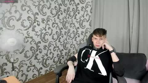 elliot_mars_ online show from October 2, 5:12 pm