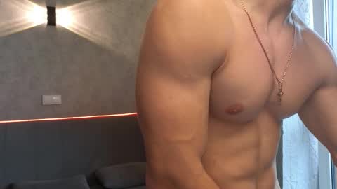 elliot_muscle04 online show from October 5, 10:12 am
