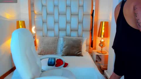 E L L I O T    V E L E Z online show from November 4, 8:10 pm