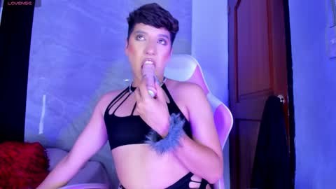 Ellis  online show from November 4, 10:22 pm