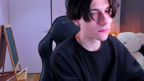 ellis_rin online show from November 3, 9:16 pm