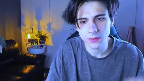 ellis_rin online show from October 7, 7:10 pm