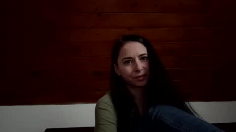 ellyadavis online show from December 1, 8:12 am