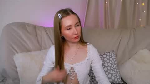 Elly online show from November 23, 3:15 am