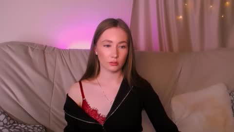  Elly  online show from February 8, 4:05 am