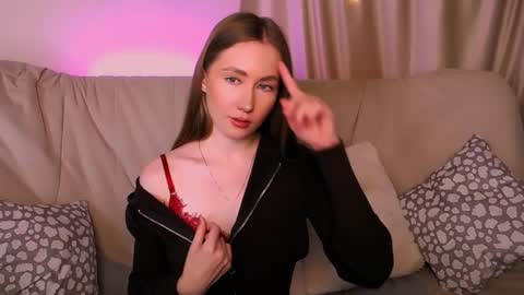  Elly  online show from February 10, 3:09 am