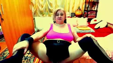 ellyhot53 online show from April 2, 3:19 pm