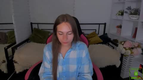 Snapshot of elma_lily chatting on September 18, 6:17 am elma_lily online show from September 18, 6:17 am